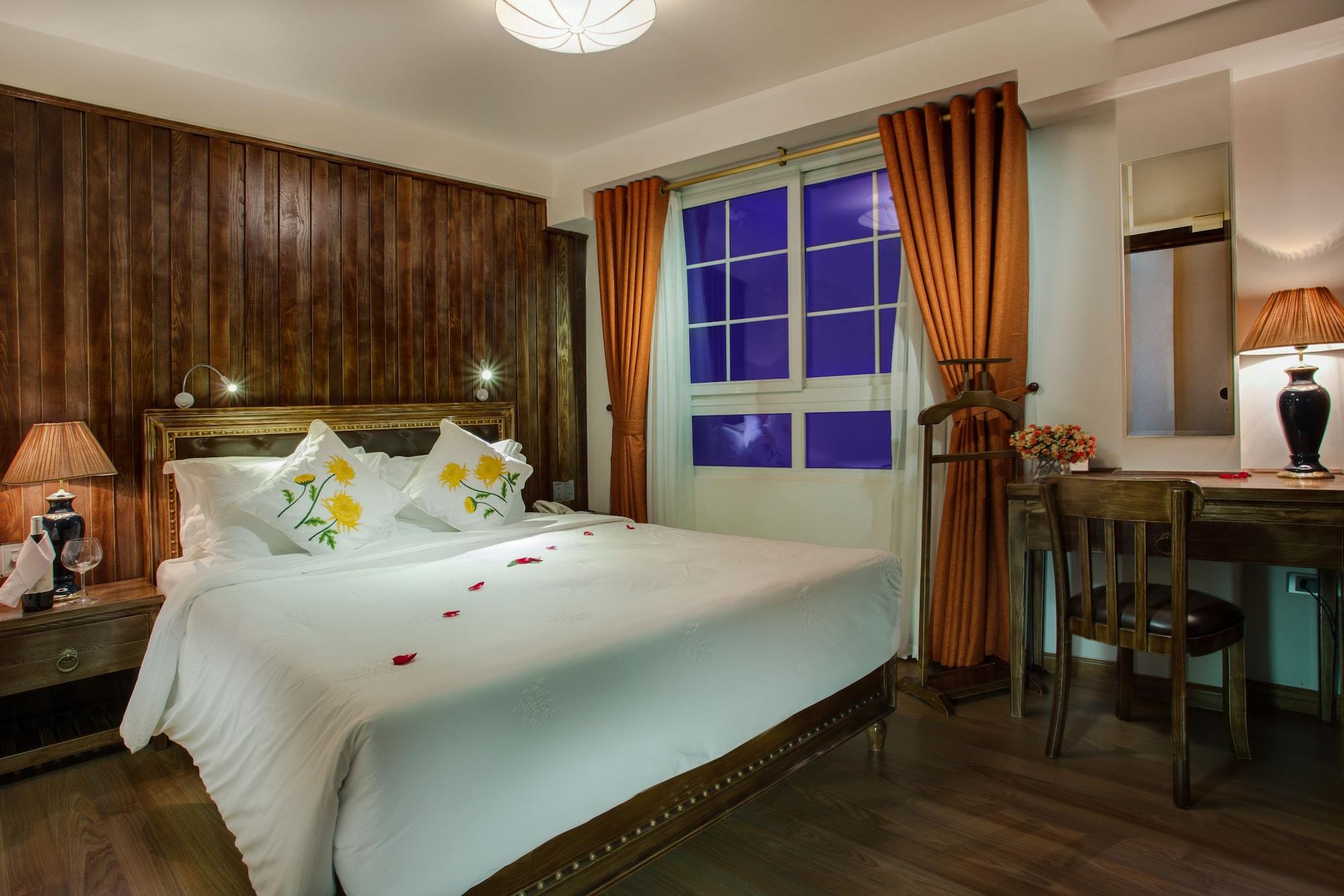 Noble & Swan Boutique Hotel Hanoi Exterior photo